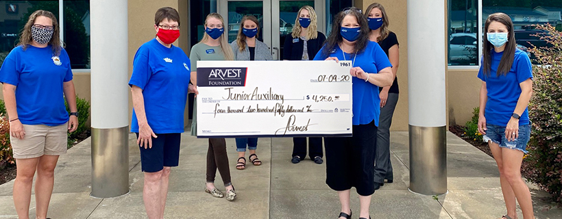 Junior Auxiliary of Clarksville Receives $4,250 Donation from the Arvest Foundation