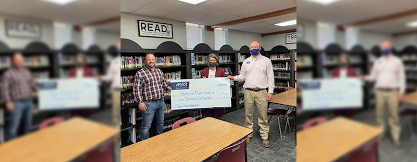 Huntsville Middle School Receives $5,500 Grant from Arvest Foundation