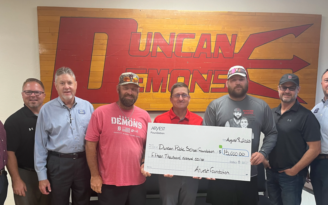 The Duncan Public School Athletic Department Receives $15,000 Grant From Arvest Foundation